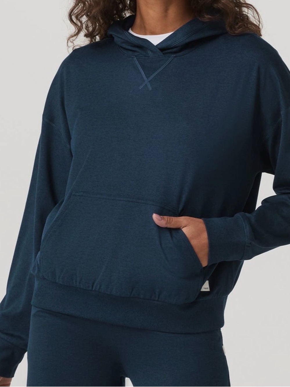 Vuori modern pullover hoodie. Blue coastal Heather size medium.
